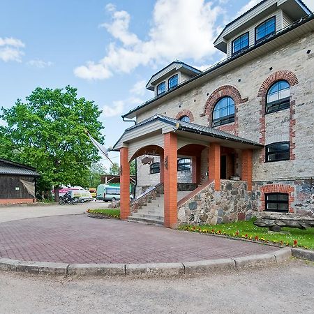Veskisilla Hotel Türi Eksteriør billede