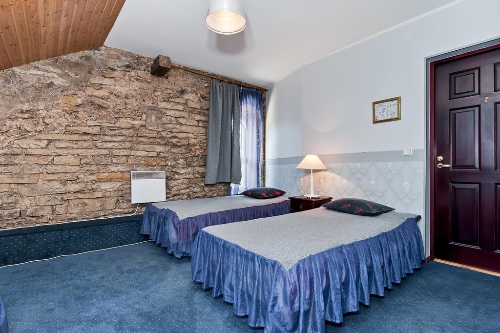 Veskisilla Hotel Türi Eksteriør billede
