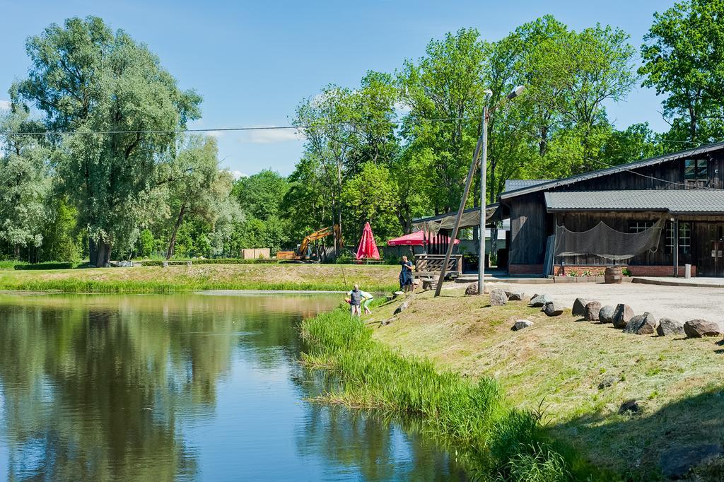 Veskisilla Hotel Türi Eksteriør billede