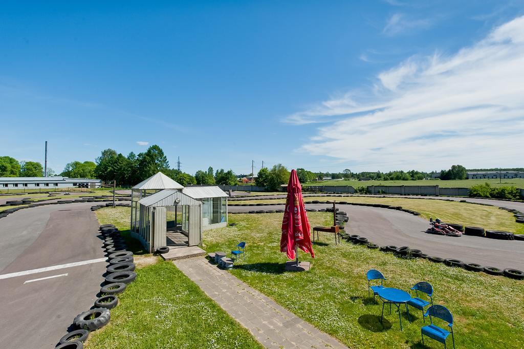 Veskisilla Hotel Türi Eksteriør billede