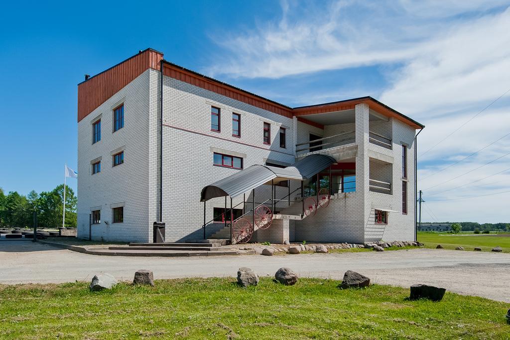 Veskisilla Hotel Türi Eksteriør billede