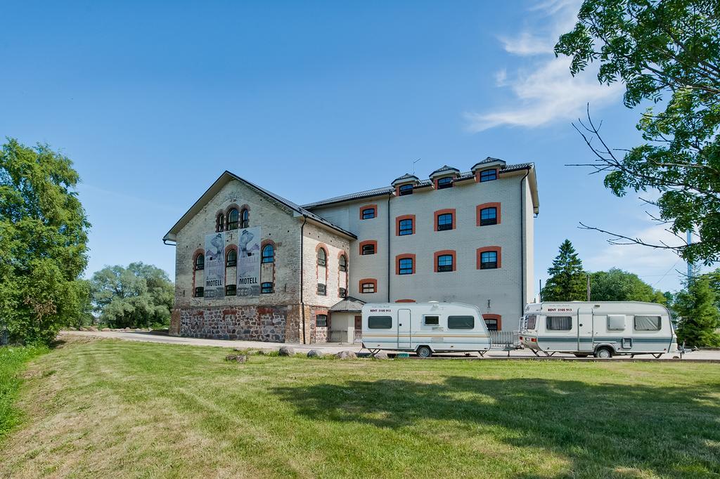 Veskisilla Hotel Türi Eksteriør billede